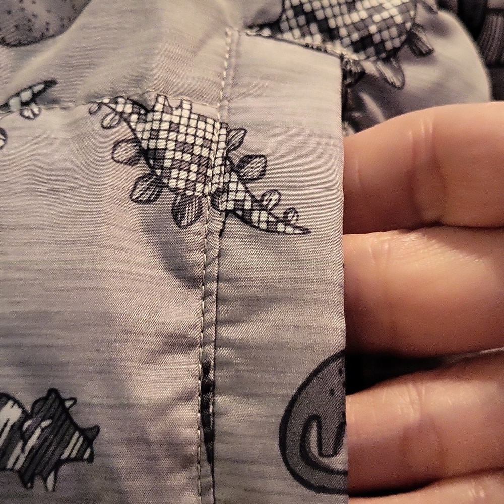 π©· 3/$15 Boys (18M) Winter Puffer Jacket with Hood with a cute Dinosaur Print - Picture 3 of 7